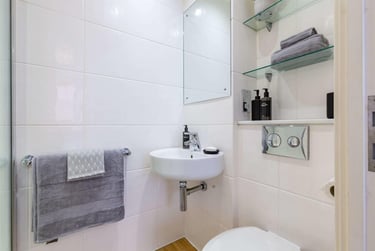 1 bed studio, 4 Dighton Street, Kingsdown, Bristol, BS28AU - Image 7